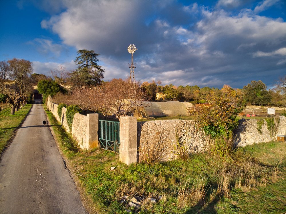 Aire camping-car  Aspres (30250) - Photo 1